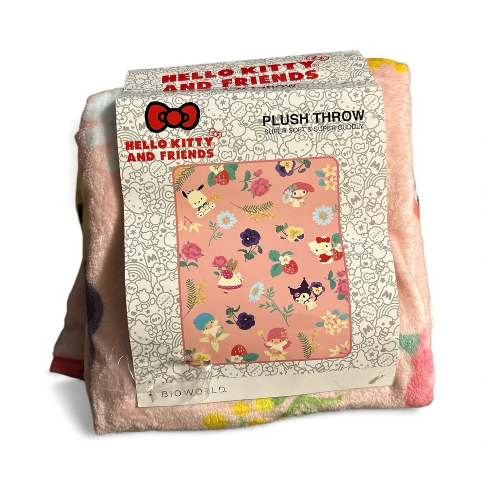 Bioworld Hello Kitty & Friends
Plush Throw Blanket 45x60
Pink Floral Sanrio New